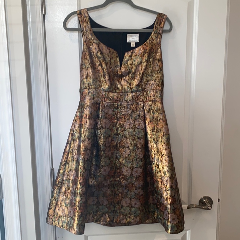 Striking cocktail dress!